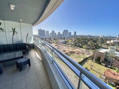 ALQUILER APARTAMENTO 3 DORMITORIOS EDIFICIO FOREST TOWER II BRAVA PUNTA DEL ESTE