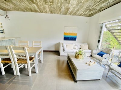 ALQUILER TEMPORARIO DE APARTAMENTO DE 3 DORMITORIOS EN MANANTIALES PUNTA DEL ESTE
