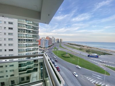 VENTA APARTAMENTO 3 DORMITORIOS Y DEPENDENCIA EDIFICIO IMPERIALE PUNTA DEL ESTE
