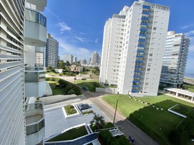 VENTA DE APARTAMENTO DE 1 DORMITORIO EN BRAVA PUNTA DEL ESTE 