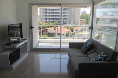 Parada  7 y medio de playa brava a 70 metros del mar 