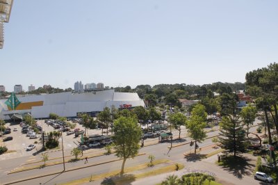 Apartamento en Roosevelt, 2 dormitorios en alquiler anual