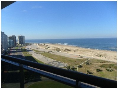 PRIMERA LINEA AL MAR