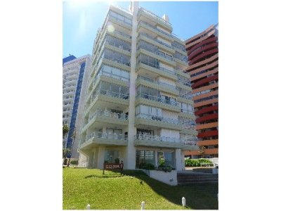 Apartamento en Brava, 3 dormitorios *
