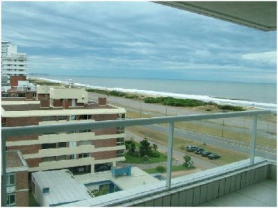 Apartamento en Brava, 3 dormitorios *