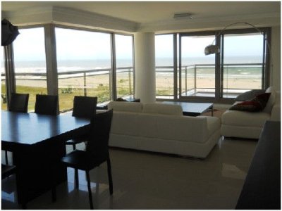 Apartamento en Brava, 3 dormitorios *