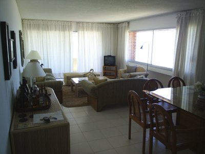 Apartamento en Brava, 3 dormitorios *