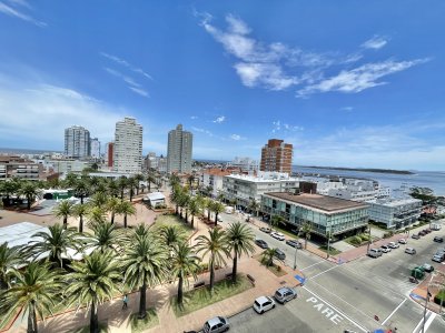 ALQUILER TEMPORARIO DE APARTAMENTO DE 3 DORMITORIOS EN PENNSULA PUNTA DEL ESTE 