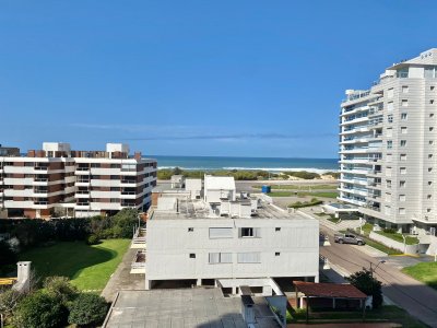 ALQUILER TEMPORARIO DE APARTAMENTO DE 2 DORMITORIOS EN ICON BRAVA PUNTA DEL ESTE