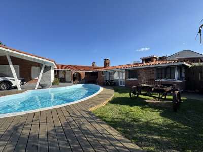 VENTA DE CASA EN PLAYA MANSA PUNTA DEL ESTE 3 DORMITORIOS
