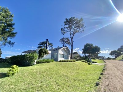 VENTA DE CASA 5 DORMITORIOS PINAR DEL FARO