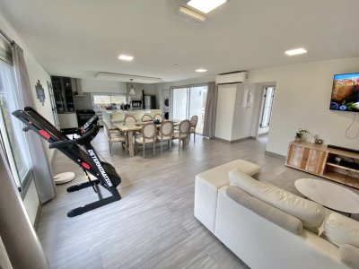 CASA EN VENTA 3 DORMITORIOS 2 BAÑOS 1 EN SUITE EN CHACRAS DEL PINAR