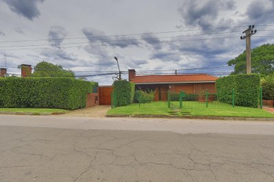 CASA EN VENTA 4 DORMITORIOS EN LA LOMA-MALDONADO