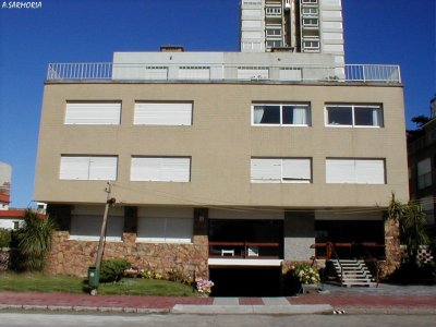 VENTA APARTAMENTO DE 2 DORMITORIOS EDIFICIO LAS PALMAS