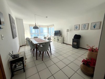 VENTA - Apartamento en Mansa, DUPLEX 3 dormitorios + parrillero propio