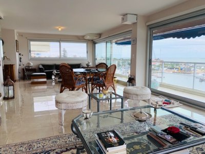 VENTA - Exclusivo apartamento en venta - primera linea a los yates y la bahía de Punta del Este