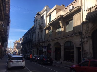 EDIFICIO EN VENTA - PATRIMONIO HISTÓRICO DEL URUGUAY