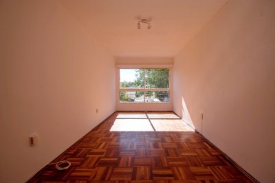Venta apartamento 2 dormitorio en excelente zona de Pocitos 