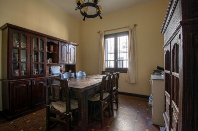 Venta casa 3 dormitorios garaje Pocitos Nuevo 