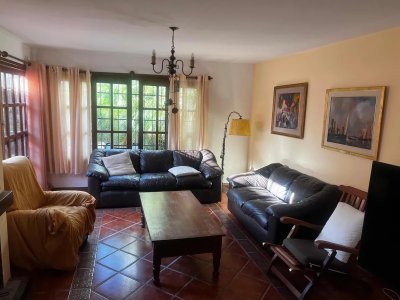Venta Casa 4 dormitorios 2 baños Pocitos 