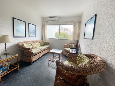 Venta de Apartamento 3 dormitorios en Playa Mansa, Punta del Este.