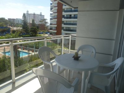 Alquiler de Apartamento en La Pastora con 2 dormitorios, piscina climatizada y más. 