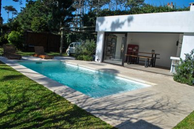 Hermosa casa gran parque con piscina climatizada y parrillero - Ref : EQP4361