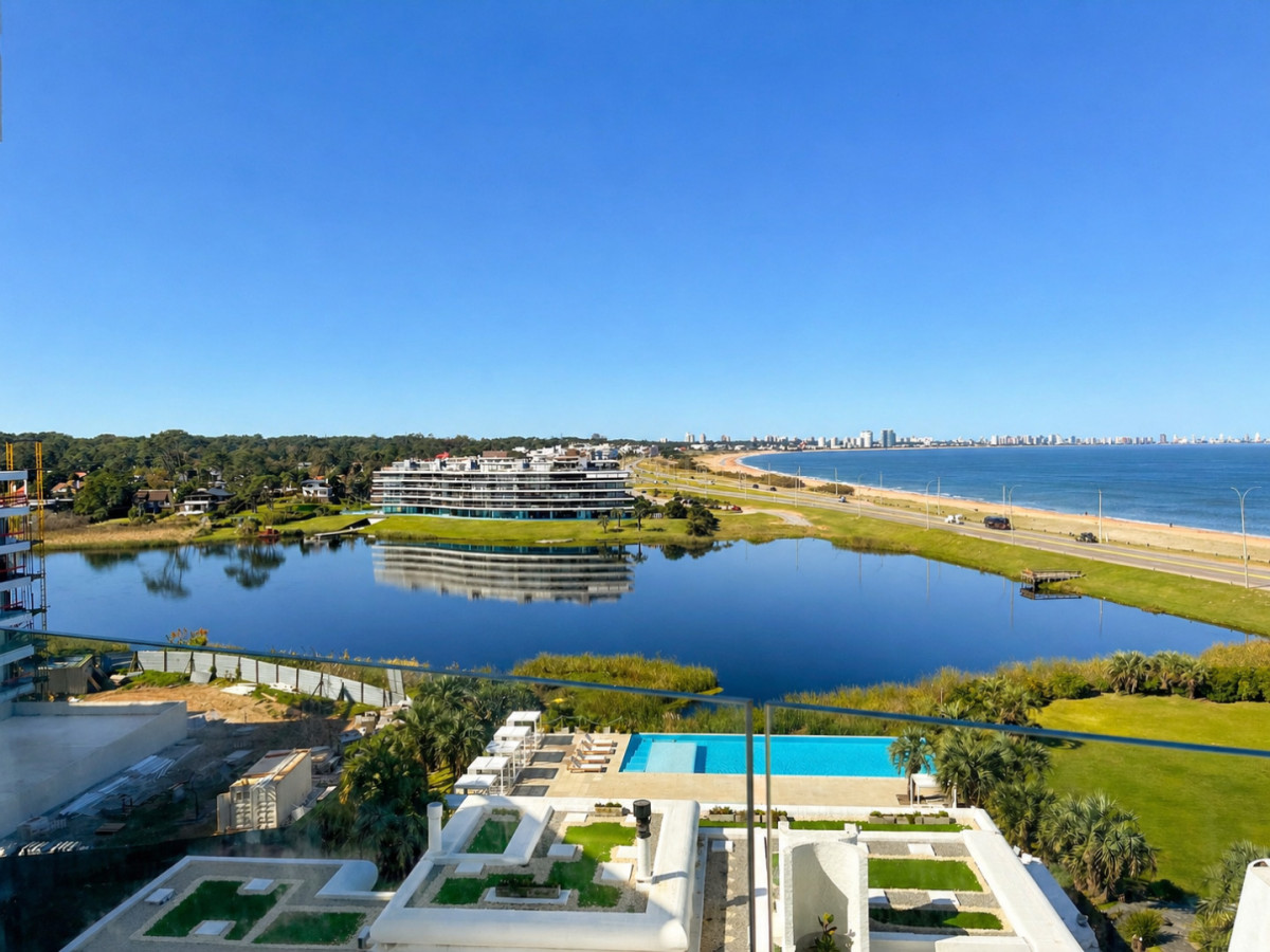 Hermoso y espacioso apartamento en Poseidón Laguna. REF(8804) 