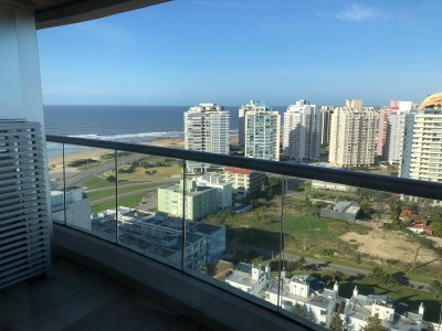 Apartamento a una cuadra de la playa brava