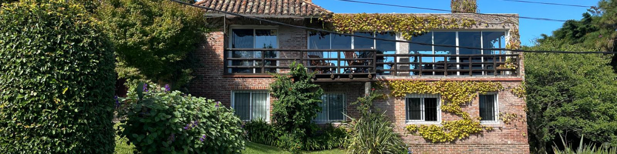 Exclusiva Casa en Venta en Punta Ballena con Vista Panorámica al Mar Ref. 8192
