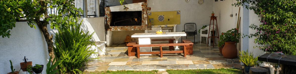 Muy linda casa con parrillero, cerca de todo.Ref 5325