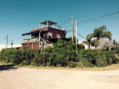 Hermosa casa en La Barra.Ref: 6195