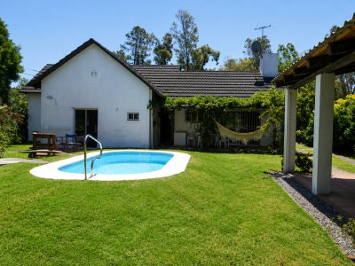 Casa en El Tesoro, 3 dormitorios  con piscina, muy comoda!Ref: 5300