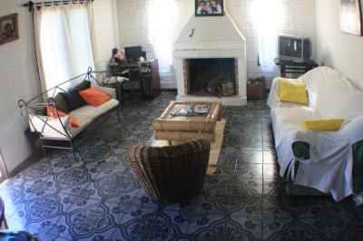 Casa amplia cerca del centro.Ref : 5527