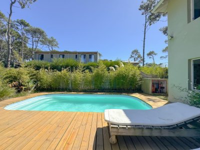 A pasos del mar: una casa única en Montoya.Ref: 5316