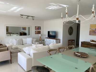 Apartamento en Manantiales, 3 dormitorios *