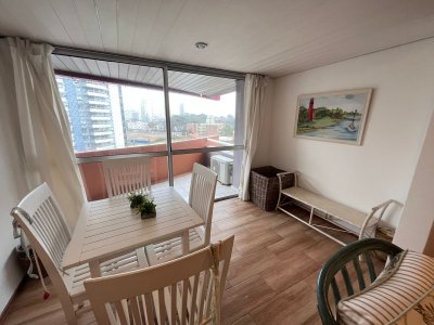 Venta apartamento 2 dormitorios y dependencia de servicio Playa brava 