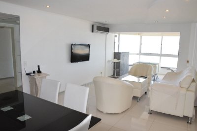 Apartamento en Brava, 2 dormitorios *