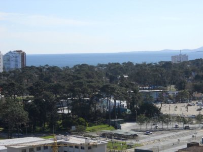 Roosevelt - a pasos del Shopping y próximo a playa brava.