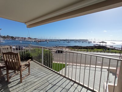 espectacular apartamento con vista al puerto