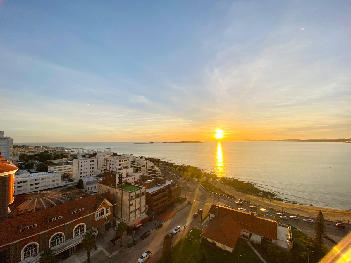 Apartamento en Venta Punta del Este 3 Dormitorios Primera Línea Mansa