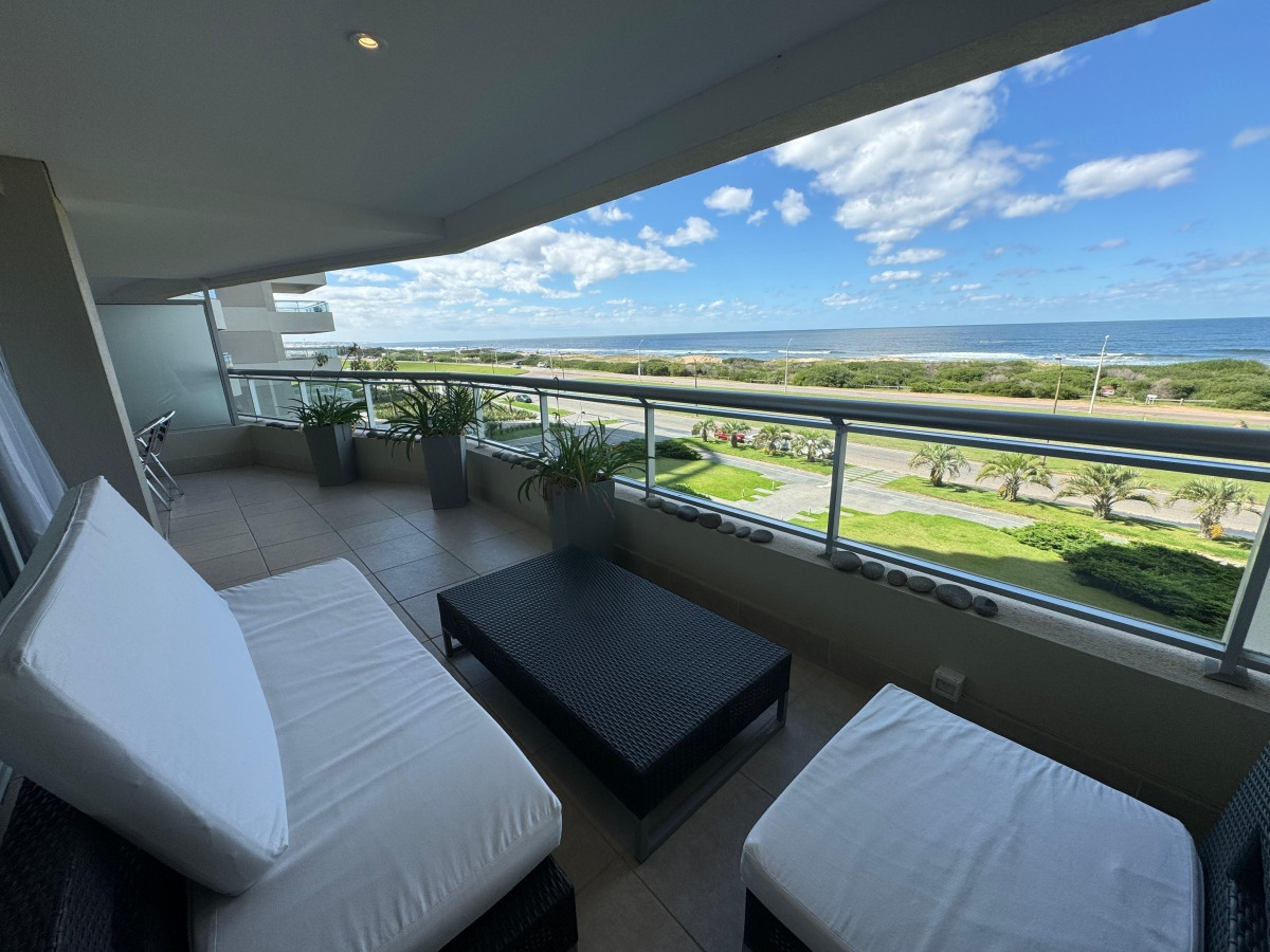 3 DORMITORIOS Y DEPENDENCIA BRAVA PRIMERA LÍNEA