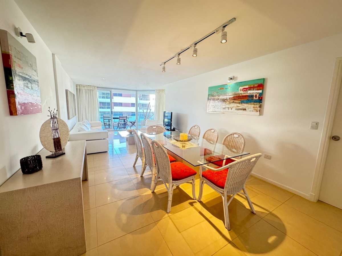 Apartamento 3 dormitorios y dependencia en Venta