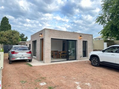 Casa de 3 dormitorios en alquiler de temporada en La Barra