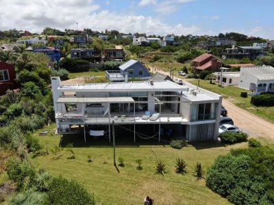 Casa en Venta Manantiales 4 Dormitorios