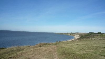 chacra con costa a a laguna del sauce