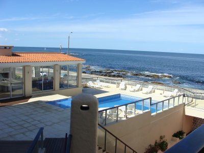 Venta y alquiler de apartamento en la peninsula, 2 dormitorios, 2 baños, con vista. 