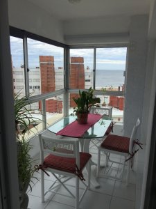 Brava, 1 dormitorio y medio, muy lindo gran vista con todos los servicios. 