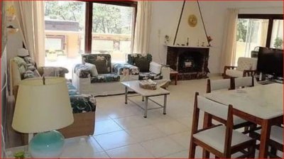 Venta de apartamento en la Mansa, 4 dormitorios, 3 baños, a metros de todo.