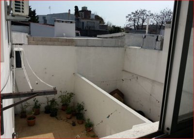 Venta de apartamento en el Buceo, 3 dormitorios, baño, buena unidad.